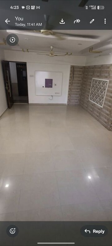 Room in 3 BHK Apartment at Bhoomi Park, Malad West – for Rent