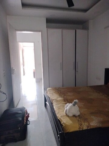 Bathroom in 3 BHK Builder Floor at Saurabh Niwas, Sector 40 – for Rent