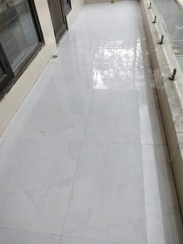 Balcony in 3 BHK Builder Floor at Saurabh Niwas, Sector 40 – for Rent