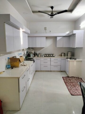 Kitchen in 3 BHK Builder Floor at Saurabh Niwas, Sector 40 – for Rent