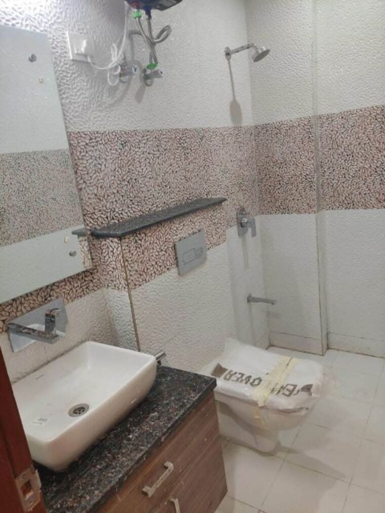 Bathroom, sagavi-apartment 1 Bedroom 200 Sq.Ft. Builder Floor In Sector 55 Gurgaon 10128857