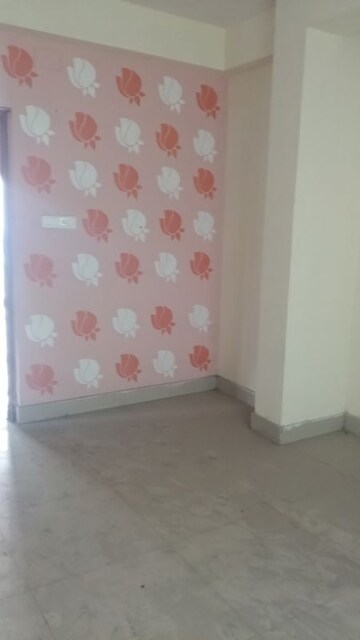 Room in 2 BHK Apartment at Kristi Villa, Chinar Park – for Rent
