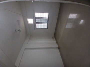 Room in 2 BHK Apartment at Besa – for Rent