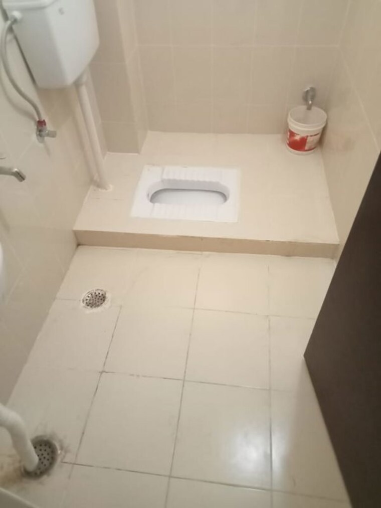 Bathroom, shalimar-one-world-manjil-and-ashiyana 1 Bedroom 400 Sq.Ft. Apartment In Gomti Nagar Lucknow 10128882
