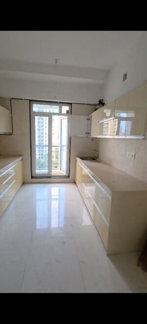 Kitchen in 4 BHK Apartment at Sheth Avalon, Laxmi Nagar – for Rent