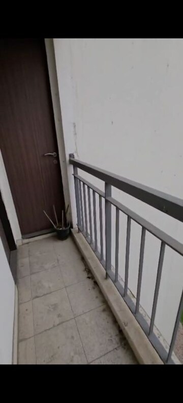 Balcony in 4 BHK Apartment at Sheth Avalon, Laxmi Nagar – for Rent