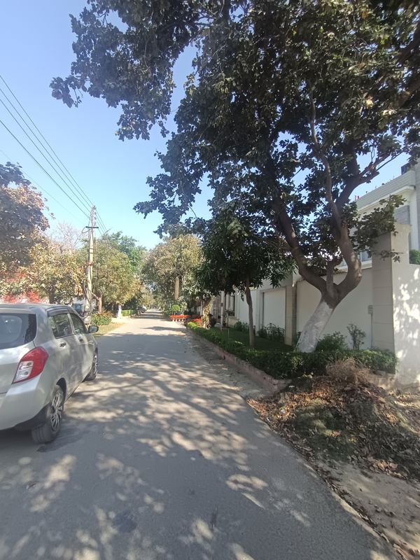 Plot For Sale in New Palam Vihar 3