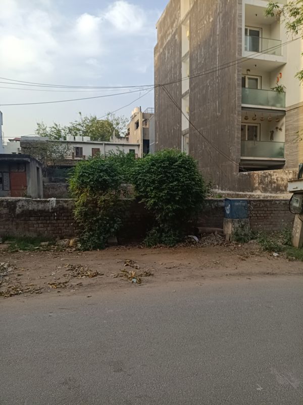 Plot For Sale in Ansal Sushant Apartments