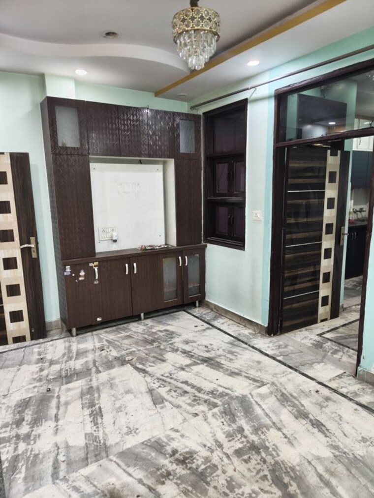 Room, bindapur 3 Bedroom 100 Sq.Mt. Builder Floor In Bindapur Delhi 10128925