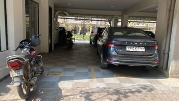 Parking in 2.5 BHK Builder Floor at Smart World Gems, Sector 89 – for Rent