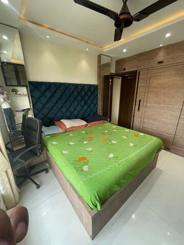 Bedroom in 2 BHK Apartment at Andheri West – for Rent
