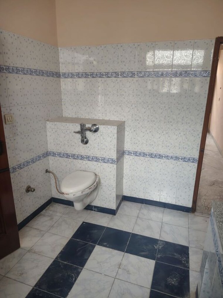 Bathroom, sector 71 4 Bedroom 2500 Sq.Ft. Independent House In Sector 71 Mohali 10128941