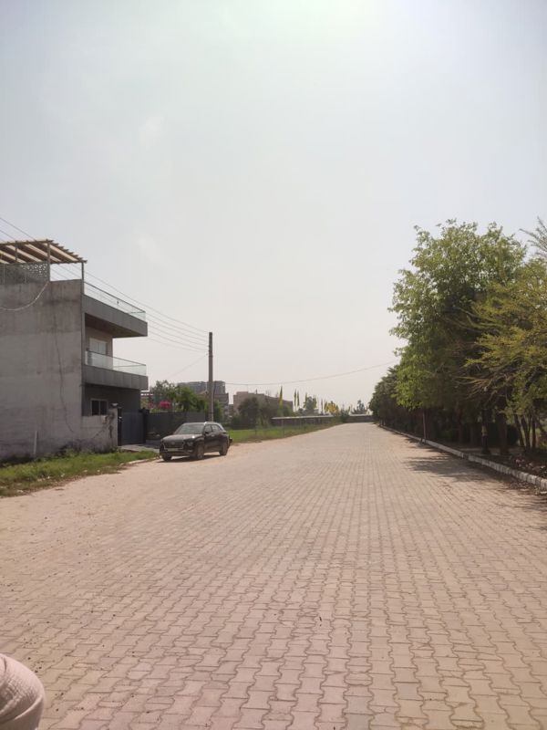 Plot For Sale in Sector 28