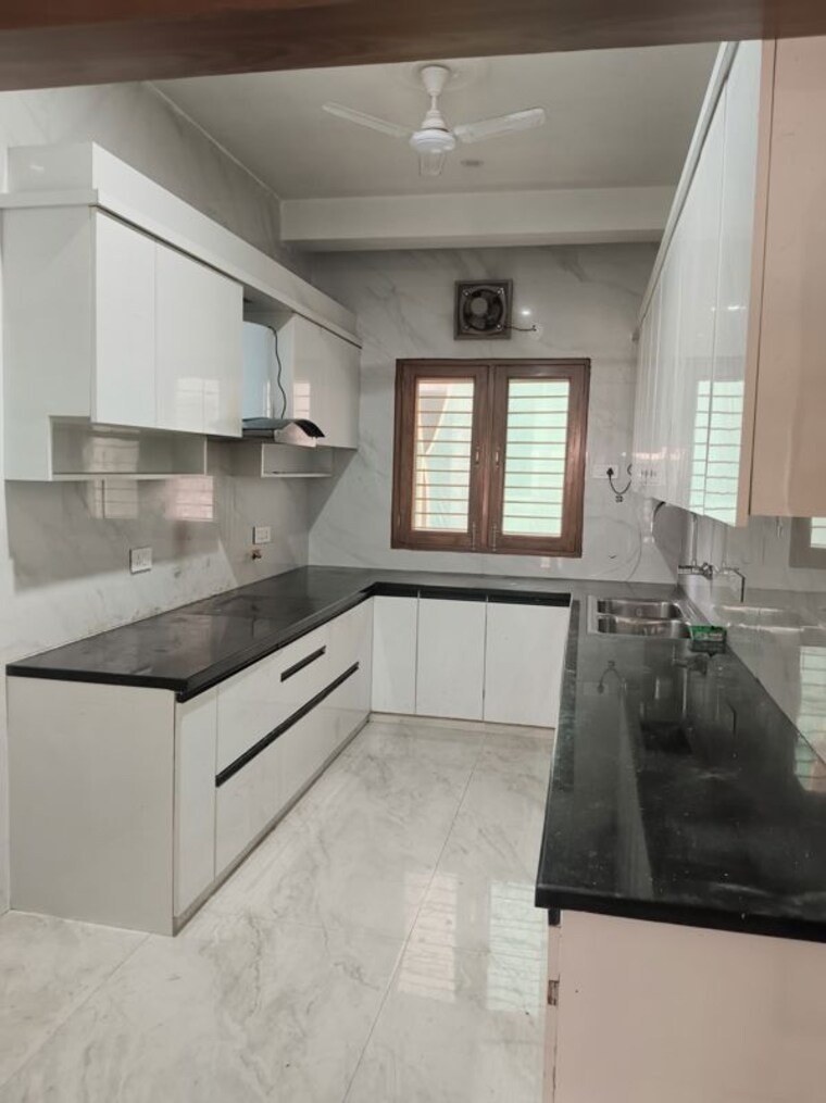 Kitchen, hong-kong-bazaar 3 Bedroom 1600 Sq.Ft. Builder Floor In Sector 57 Gurgaon 10128990