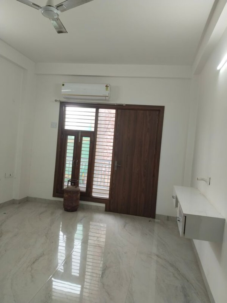 undefined, hong-kong-bazaar 3 Bedroom 1600 Sq.Ft. Builder Floor In Sector 57 Gurgaon 10128990