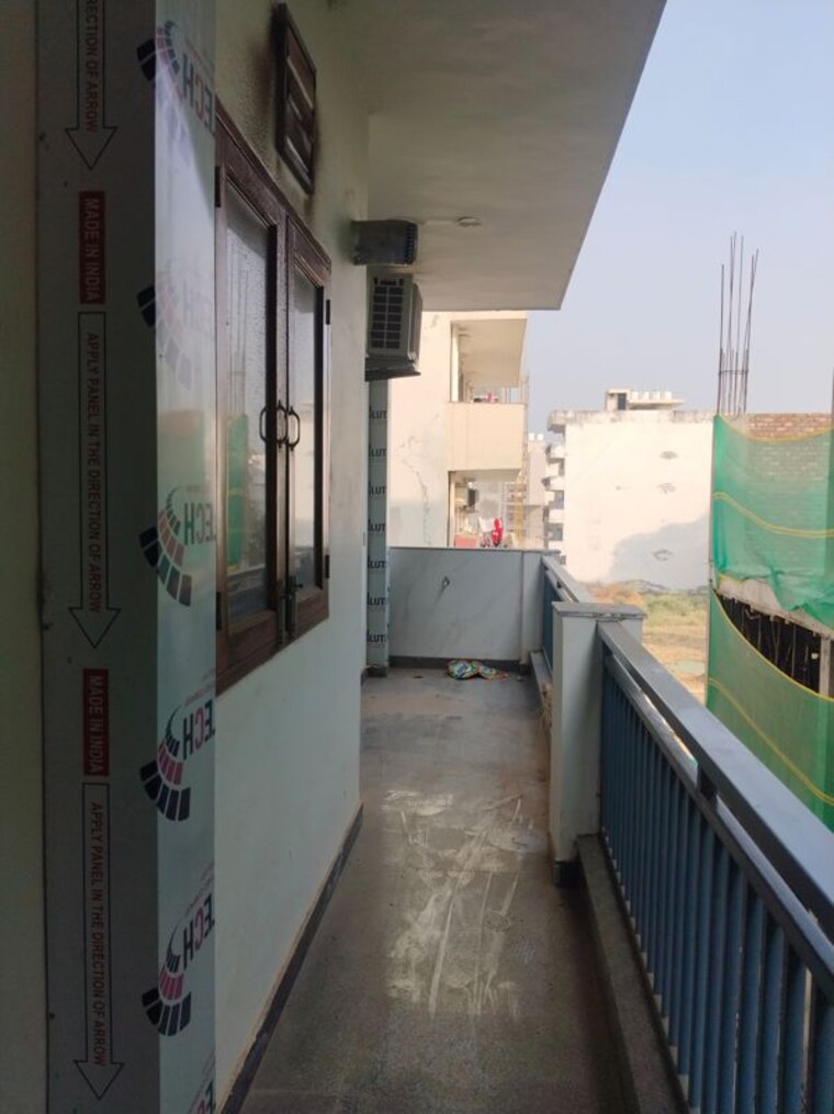 Balcony, hong-kong-bazaar 3 Bedroom 1600 Sq.Ft. Builder Floor In Sector 57 Gurgaon 10128990