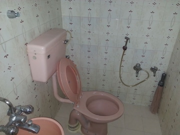 Bathroom in 1 BHK Independent House at Rt Nagar – for Rent