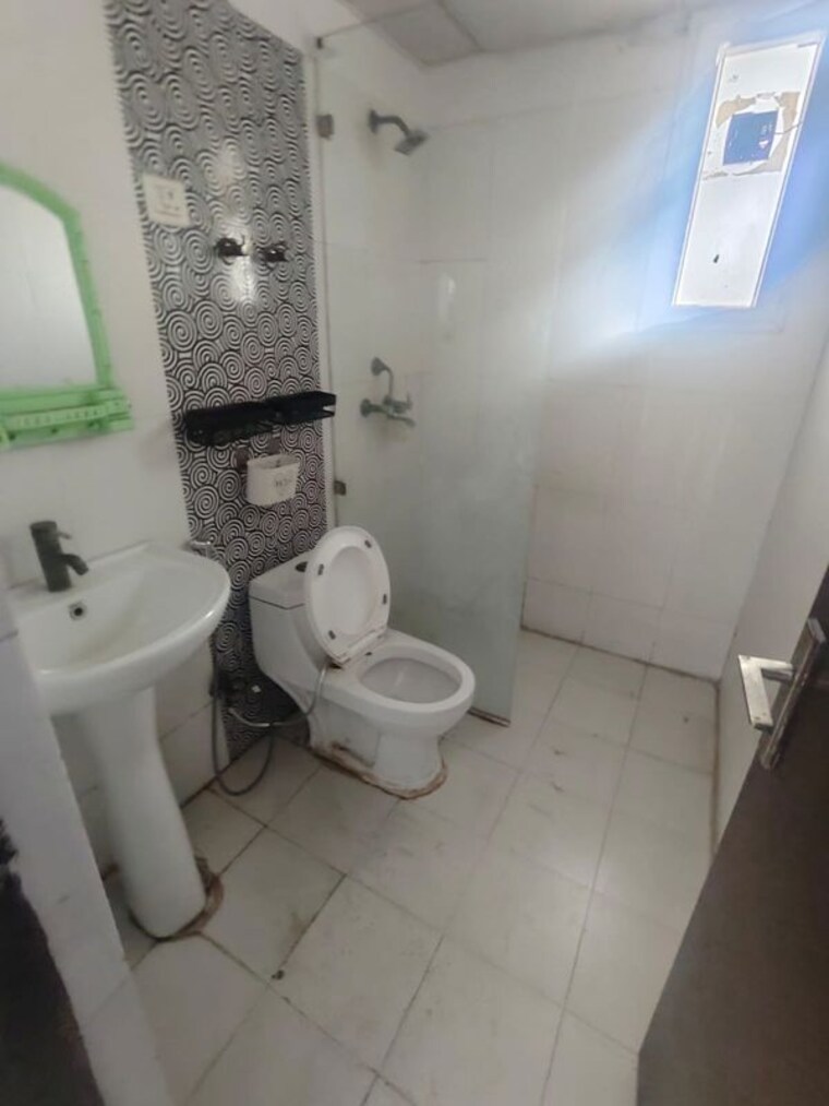 Bathroom, supertech-cape-town 2.5 Bedroom 1150 Sq.Ft. Apartment In Sector 74 Noida 10129022