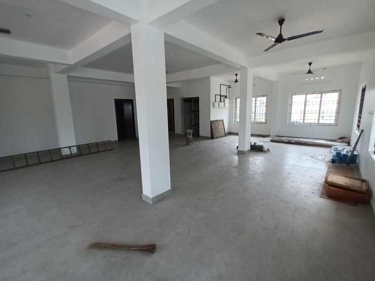 Room, vyttila Commercial Office Space 1000 Sq.Ft. In Vyttila Kochi 10129023