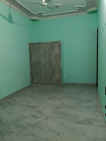 Room in 2 BHK Independent House at Gomti Nagar – for Rent