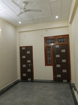 Building Lobby in 6 BHK Villa at Gomti Nagar – for Rent