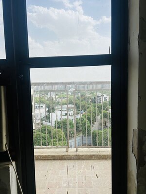 2 BHK Apartment For Rent in Unitech Uniworld Gardens 2, Sector 47