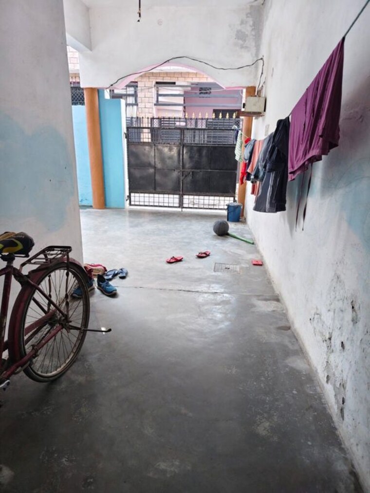  Parking, preeti nagar 3 Bedroom 1800 Sq.Ft. Independent House In Preeti Nagar Lucknow 10129073