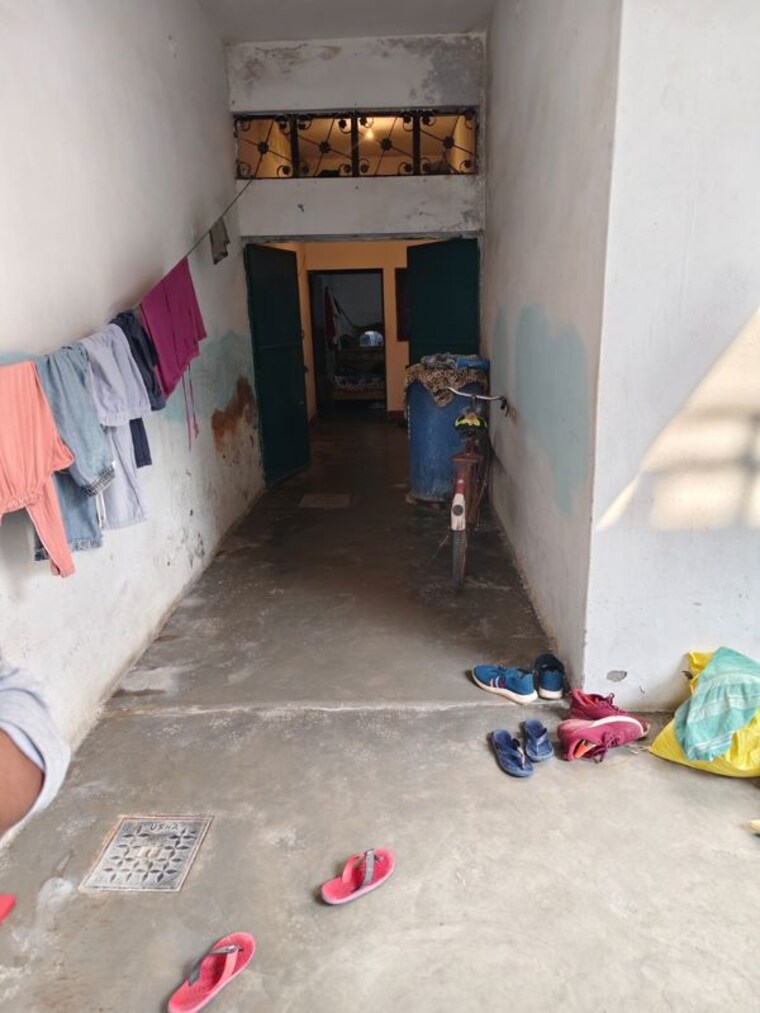  Parking, preeti nagar 3 Bedroom 1800 Sq.Ft. Independent House In Preeti Nagar Lucknow 10129073