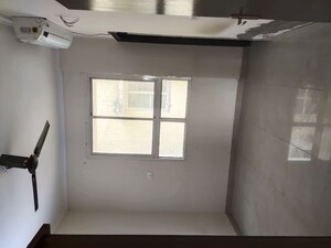 Room in 3 BHK Apartment at Assotech Windsor Court, Sector 78 – for Rent