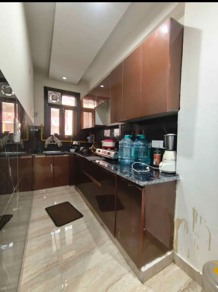 Kitchen, chattarpur 3 Bedroom 1300 Sq.Ft. Builder Floor In Chattarpur Delhi 10129110