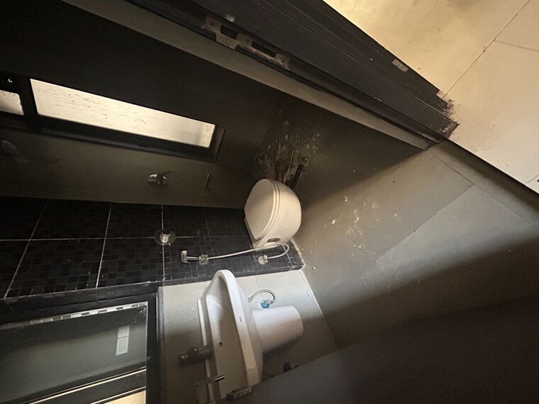 Bathroom, lodha-splendora  560 Sq.Ft. Apartment In Ghodbunder Road Thane 10129123