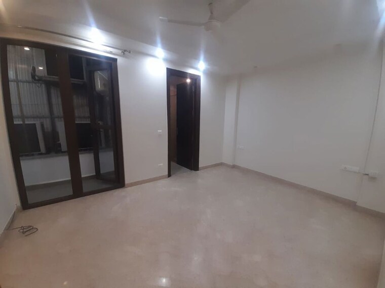 Room, uday park 3 Bedroom 217 Sq.Yd. Builder Floor In Uday Park Delhi 10129127