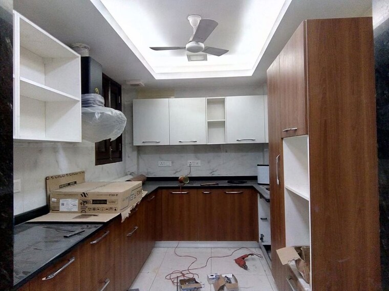 Kitchen, uday park 3 Bedroom 217 Sq.Yd. Builder Floor In Uday Park Delhi 10129130