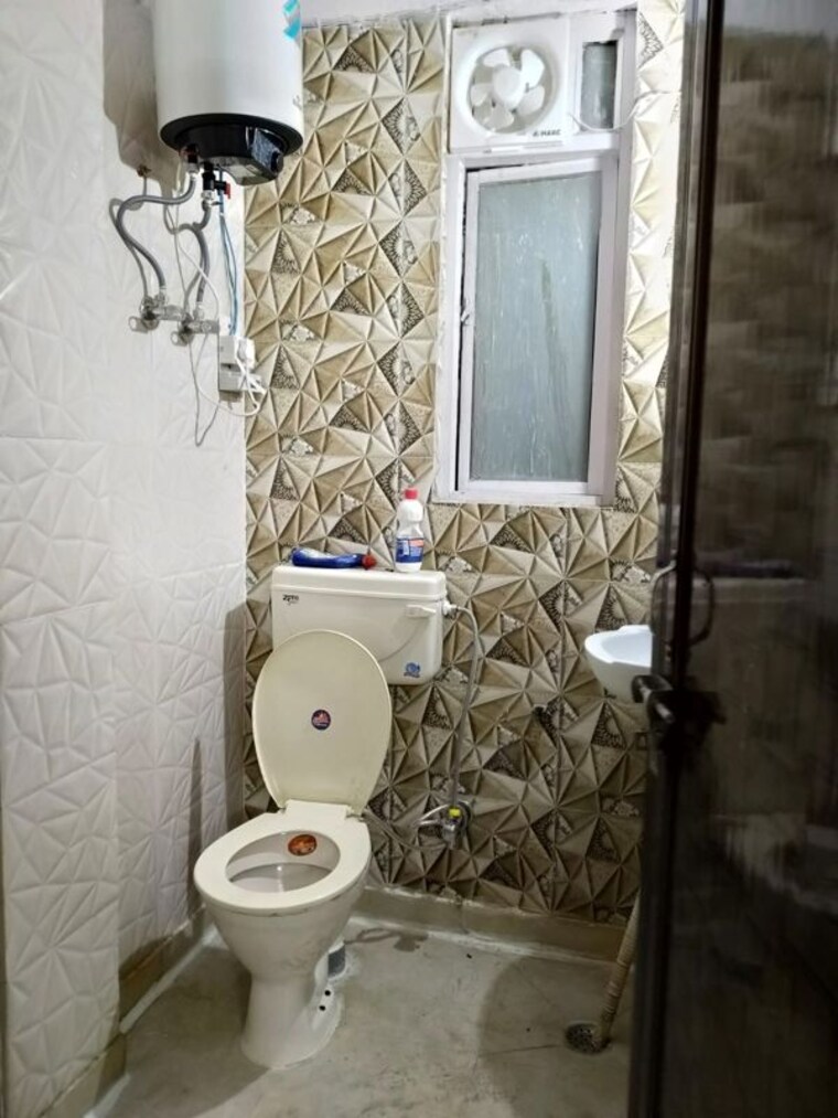Bathroom, govindpuri 1 Bedroom 368 Sq.Ft. Builder Floor In Govindpuri Delhi 10129138