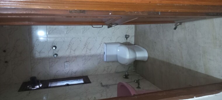 Attached Bathroom, ip extension 2 Bedroom 900 Sq.Ft. Apartment In Ip Extension Delhi 10129156