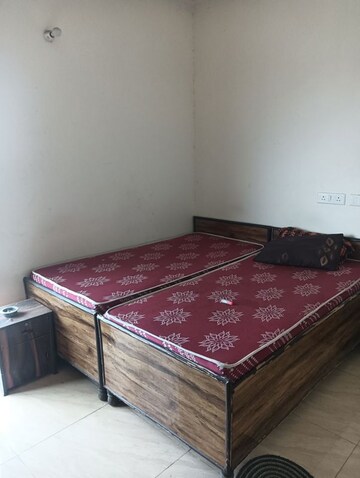 Bedroom in 4 BHK Apartment at Gaur Yamuna City, Gaur Yamuna City – for Rent