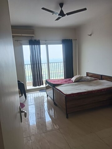 Bedroom in 4 BHK Apartment at Gaur Yamuna City, Gaur Yamuna City – for Rent