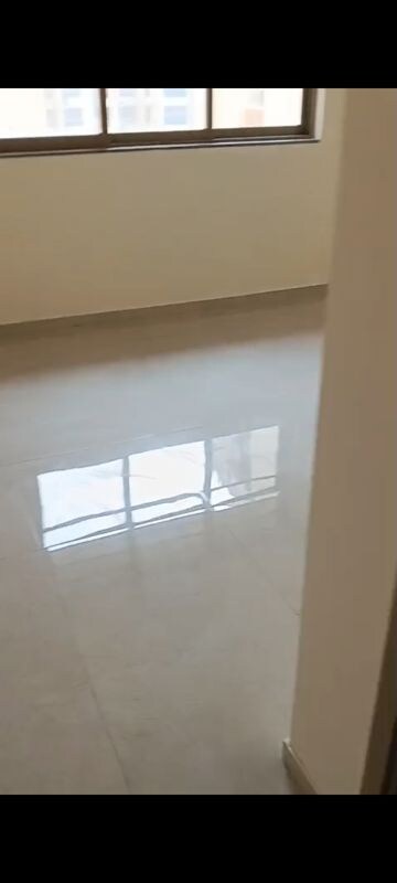 Room in 2 BHK Apartment at Sheth Vasant Oasis, Andheri East – for Rent