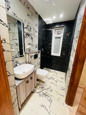 Master Bedroom in 3 BHK Builder Floor at Uppal Southend, Sector 49 – for Sale