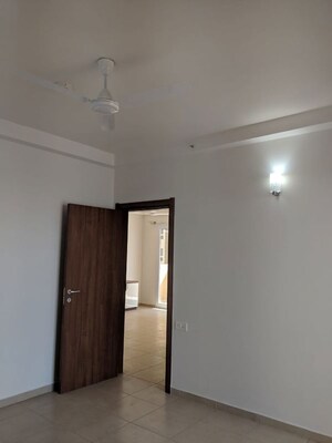 Room in 2 BHK Apartment at Bhartiya City Nikoo Homes II, Thanisandra Main Road – for Rent