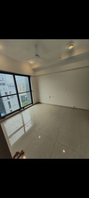 Room in 3 BHK Apartment at Pardis Shangrila, Bandra West – for Sale