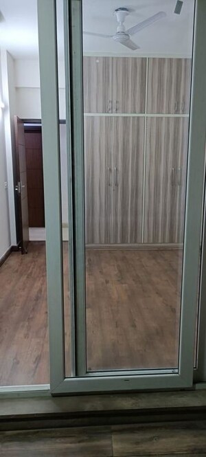 Room in 3 BHK Apartment at Omaxe Royal Residency Faridabad, Sector 79 – for Rent