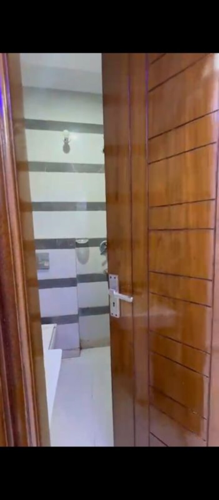 Bathroom, uttam nagar 2 Bedroom 65 Sq.Yd. Builder Floor In Uttam Nagar Delhi 10129210