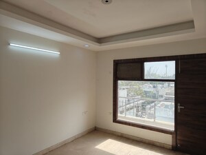 Room in 3 BHK Builder Floor at Mahendru Enclave – for Sale