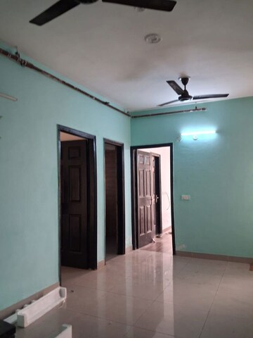 Room in 2 BHK Apartment at Ajnara Integrity, Raj Nagar Extension – for Rent