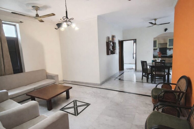 Living Room, sector 31 2.5 Bedroom 1800 Sq.Ft. Villa In Sector 31 Noida 10129218