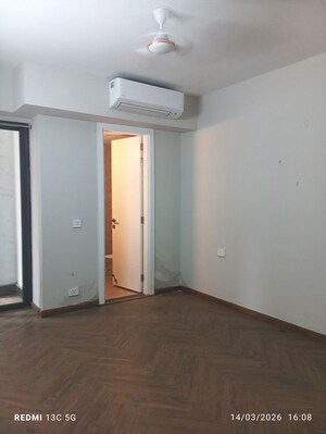 Room in 3 BHK Builder Floor at Signature Global City 63A, Sector 63a – for Rent