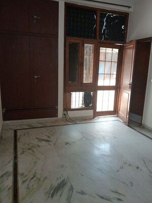 Room in 3.5 BHK Villa at Sector 36 – for Rent