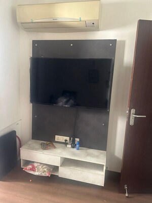 Furnished Amenities in 4 BHK Villa at Vipul Tatvam Villas, Sector 48 – for Rent