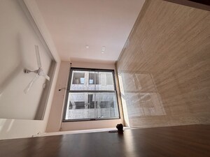 1 BHK Apartment For Rent in Malad East